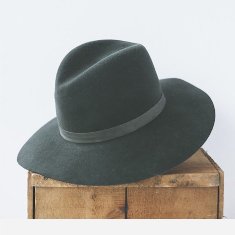 Janessa Leone Barrett Hat in Dark Green